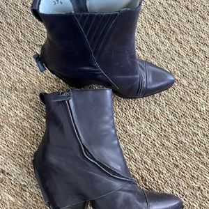 Vero Cuoio Italian Leather Ankle Boot 37 1/2